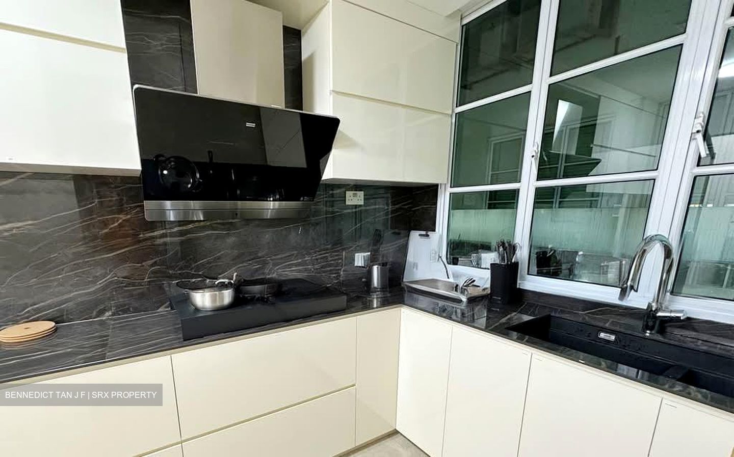 Villa De West (D5), Condominium #566838461